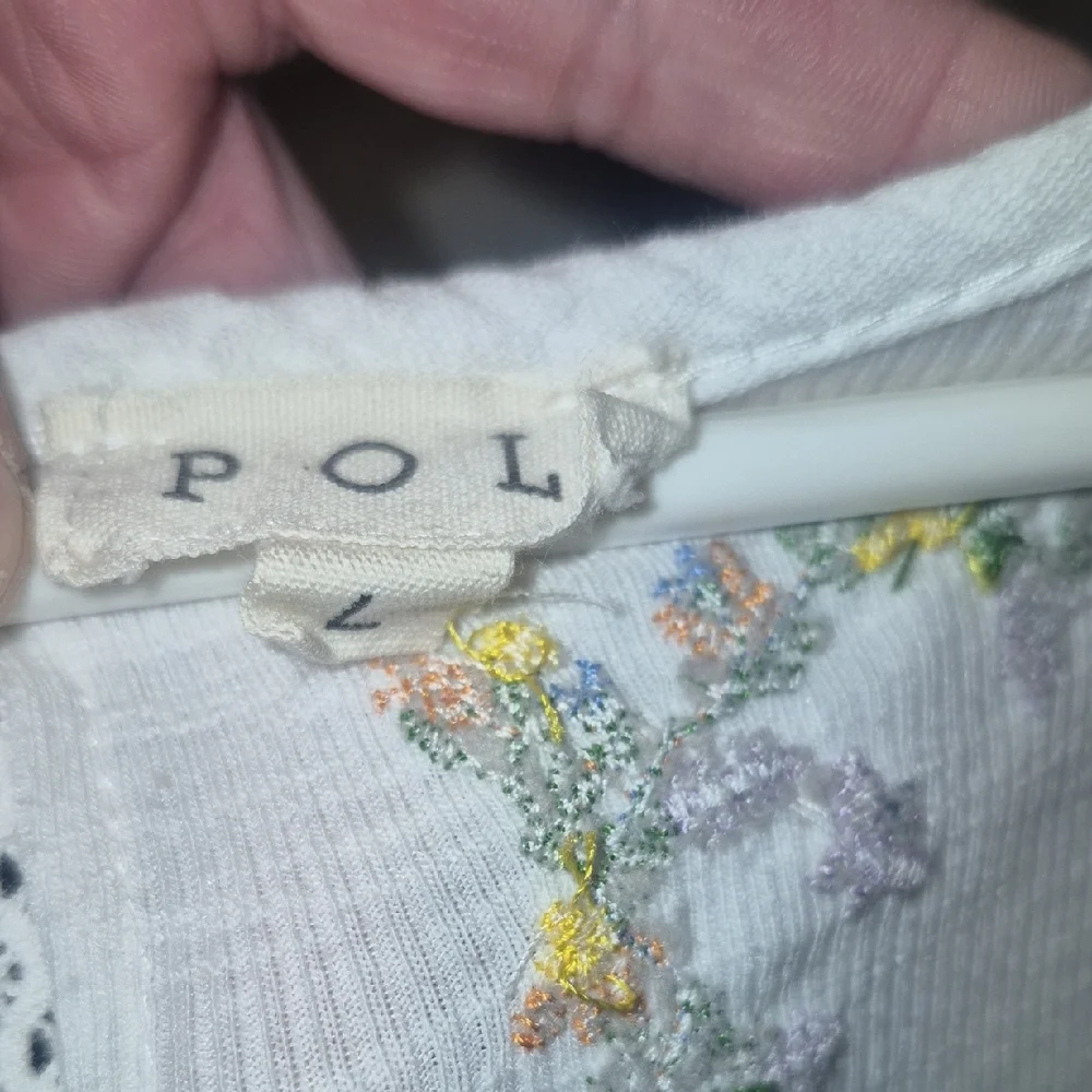 POL White Floral Embroidered Blouse - Picture 15 of 15